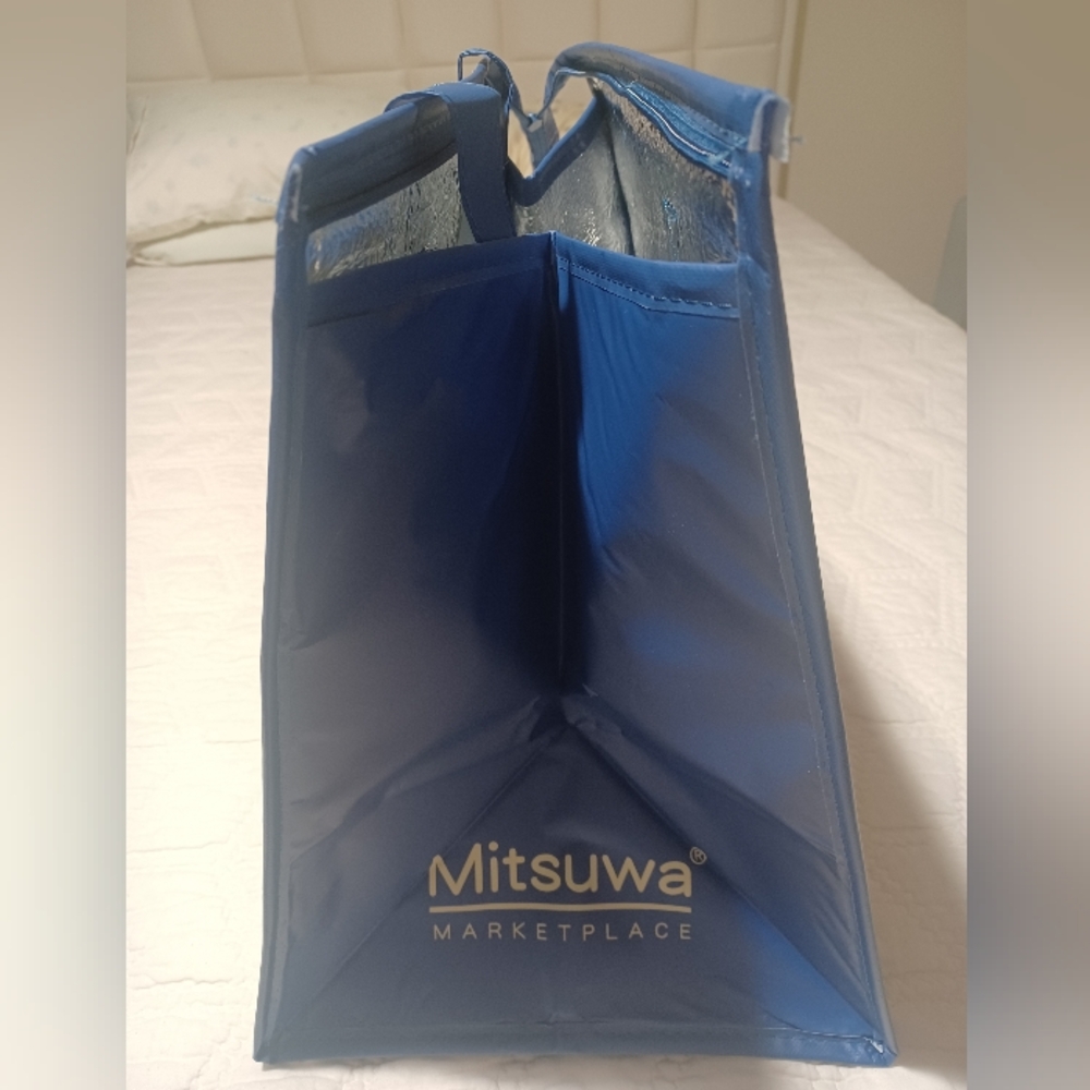 🇯🇵 Blue Insulated Tote Bag With Surprise - Picture 2 of 4
